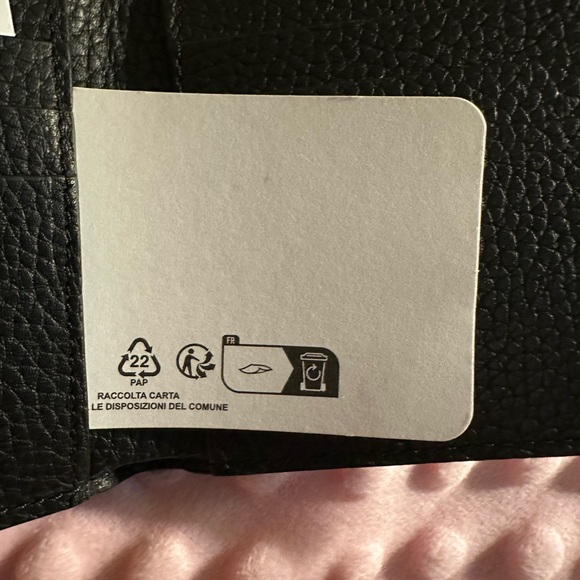 Off-white - Picture 5 of 10